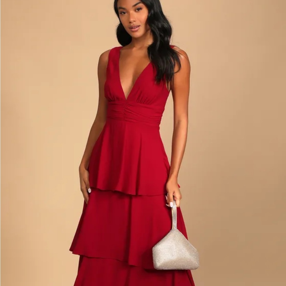 Celebration Time Red Sleeveless Tiered Midi Dress
Lulus size Small